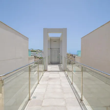 House In Near Playa De Amadores *