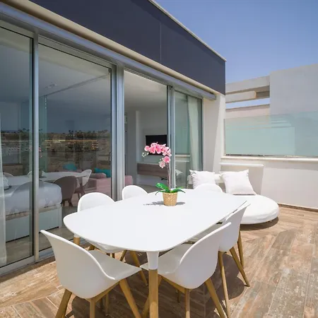 House In Near Playa De Amadores Feriehus *